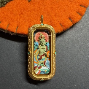 Ciondolo Tara Verde: Dipinto a Mano, Placcato in Oro. Purificazione Profonda e Manifestazione Rapida. - Product Image 4