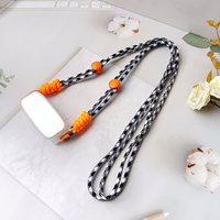 Clip arrière de téléphone portable à lentille noire avec clip télescopique et corde de suspension support d'accessoires PC bricolage