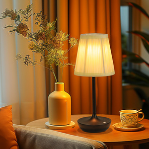 Hot bán cảm ứng LED khách sạn bar cà phê sạc bảng nhỏ Đèn Electroplated trang trí đèn bàn - Product Image 4