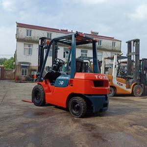 Chariot élévateur diesel d'occasion de 3 tonnes avec moteur Isuzu pour modèle FD30, déplaceur latéral hydraulique, nouveau design en stock - Product Image 3