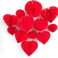 Nouvelle Arrivée Moderne Décoration Suspendue en Papier Nid d'Abeille Cœur Romantique Simple et Tendance Livraison Rapide pour la Saint-Valentin et les Mariages