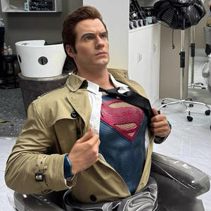 Escultura de Resina de Venta Caliente de Fábrica, Figura de <span class=keywords><strong>Marvel</strong></span> de Alta Calidad Personalizada de Películas de <span class=keywords><strong>Marvel</strong></span> y <span class=keywords><strong>DC</strong></span>, Busto de Superman - Product Image 1