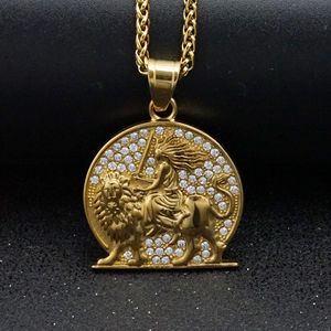 Collar con colgante <span class=keywords><strong>de</strong></span> Leones guerreros para mujer, cadena <span class=keywords><strong>de</strong></span> <span class=keywords><strong>acero</strong></span> chapada <span class=keywords><strong>en</strong></span> Templarios con cabeza <span class=keywords><strong>de</strong></span> león dorado helado para regalos - Product Image 3