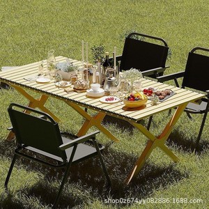 ชุดโต๊ะและเก้าอี้พับได้สำหรับกิจกรรมกลางแจ้ง ยี่ห้อของเราเอง ผลิตจากโลหะ พกพาสะดวก เหมาะสำหรับการตั้งแคมป์ งานสังสรรค์ในครอบครัว และกิจกรรมสร้างทีม - Product Image 1