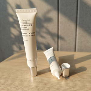 Oferta Especial: Tubo de 10ml, 15ml, 20ml para Suero Antiacné y Crema para Ojos, Personalizado por el Fabricante, con Tapa Plateada de Rosca e Impresión de Logotipo - Product Image 2
