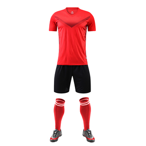 China Fabriek Groothandel Oem Voetbal Jersey Thailand 100% Polyester Voorraad Sport Rood Voetbal Kleding Voor Kinderen - Product Image 2