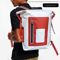 Sac à dos tactique imperméable en bâche PVC 500D de 30L avec logo client imprimé pour la randonnée, le camping et le kayak