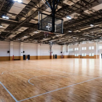 Bâtiment préfabriqué à grande portée de conception moderne pour les expositions, les stades sportifs et les événements commerciaux, entrepôt à structure en acier