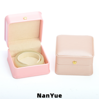 Boîtes à bijoux carrées en cuir PU, portables, à rabat, pour bracelets en jade, boîtes de rangement et de présentation, vente en gros, boîtes cadeaux à bijoux avec logo personnalisé