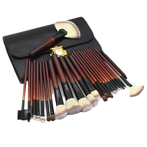 Ensemble complet <span class=keywords><strong>de</strong></span> pinceaux <span class=keywords><strong>de</strong></span> maquillage <span class=keywords><strong>en</strong></span> <span class=keywords><strong>bois</strong></span> <span class=keywords><strong>rouge</strong></span> <span class=keywords><strong>de</strong></span> luxe, 26 pièces, poils <span class=keywords><strong>en</strong></span> fibre <span class=keywords><strong>de</strong></span> haute qualité, logo personnalisable, outils <span class=keywords><strong>de</strong></span> beauté <span class=keywords><strong>en</strong></span> gros <span class=keywords><strong>en</strong></span> <span class=keywords><strong>vrac</strong></span> - Product Image 1