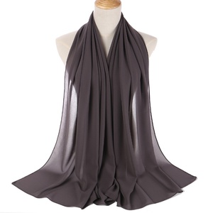 Malaisie été ethnique <span class=keywords><strong>bulle</strong></span> soie écharpe perle mousseline de soie couverture foulard pour les musulmans en gros sac et écharpe accessoires - Product Image 3