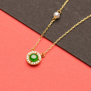 Colgante de Esmeralda Natural Verde Maya Feicui Grado A con Cadena Lockbone, Joyería de Oro 24K, Tipo Hielo Verde Intenso, Forma de Huevo - Product Image 5