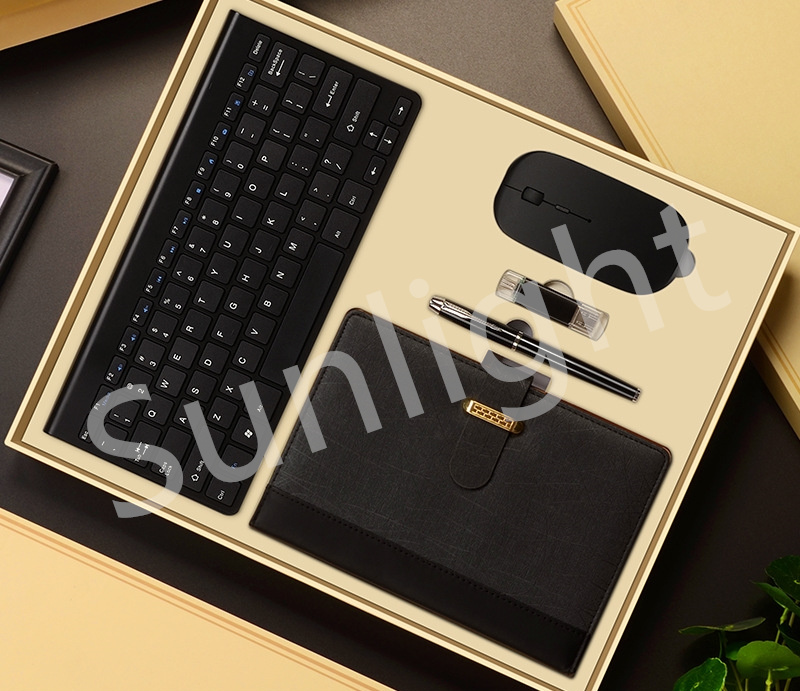 Notebook + pluma + Teclado + Ratón + unidad flash USB