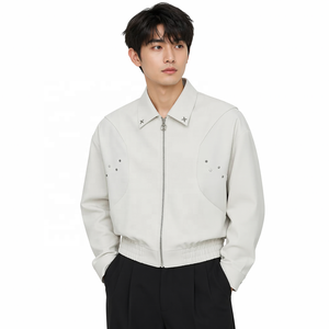 Blouson Bomber en Cuir Blanc Clouté avec Logo Personnalisé pour Homme – Coupe Oversize, Fermeture Éclair, Style Streetwear - Product Image 3