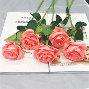 V-1008 Vente directe d'usine, prix bas, rose artificielle en soie à tige verte unique, feuille verte, fleur de rose en soie artificielle pour décoration de mariage - Product Image 5
