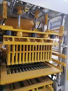 Machine de fabrication de briques entièrement automatique pour blocs solides de cendres volantes et silos de ciment - Product Image 5