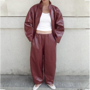 Ensembles décontractés en tissu simili cuir personnalisables pour femmes, ensemble 2 pièces personnalisé pour femmes, logo - Product Image 2