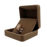 Redondo de plástico al por mayor bisagra de diamante, par de anillo de terciopelo caja con logotipo personalizado caso