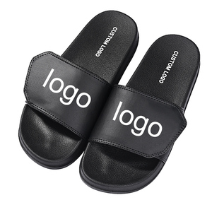 Sandalias de goma con logotipo personalizado para hombre, chanclas planas de color negro, de último diseño, venta al por mayor