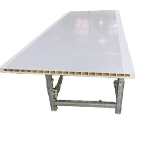 Panneau de porte de salle de bain WPC <span class=keywords><strong>SunnyTech</strong></span> à prix de gros 35mm / 40mm / 45mm avec film PVC laminé, matériau fini imperméable - Product Image 1