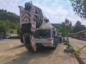 Grúa sobre Camión Zoomlion de 61 Metros de Alcance, 107t, con Motor y Caja de Cambios de Alta Eficiencia, Fabricada en 2010, en Venta - Product Image 3