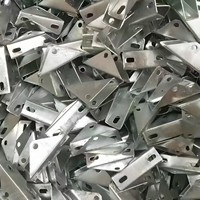 Gamme complète d'accessoires de fixation photovoltaïque : Connecteurs triangulaires galvanisés à chaud pour connexions externes solaires