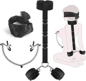 ชุดพันธนาการทาสหนังแบบปรับได้สำหรับผู้ชายผู้หญิงชุด BDSM พร้อมที่หนีบจุกนมแบบปิดคอเสื้อ - Product Image 1