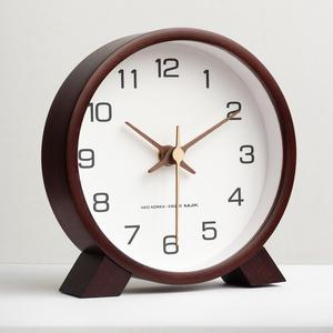 Moderne minimalistische Japandi-stijl analoge houten ronde tafelbladklok met stille, soepele quartz uurwerk, 6 inch, voor op het bureau - Product Image 2