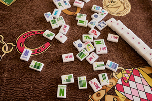Bespoke Mahjong Tiles <strong>Lucky</strong> <strong>Charms</strong> Bright White Modern Luxury Double Sided Carved Acrylic for Friends Gathering Retail Wholesale - Product Image 5