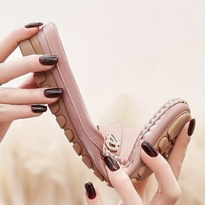 Mules Moccasin Rosas sin Talón para Mujer con Hebilla de Diamantes de Imitación, Zapatos Planos Casuales Transpirables de Cuero PU Suave para Conducir - Product Image 6