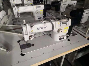 Machine à coudre industrielle à point droit simple 7100 d'occasion, machine universelle pour la fabrication de vêtements - Product Image 3