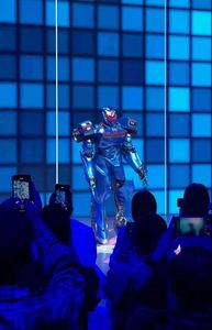 Costume de robot transformable réaliste pour adulte, conçu et fabriqué à la main par des designers, Autobot bleu portable - Product Image 4