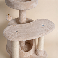 Arbre à chat pour chats d'intérieur, tour à chat multi-niveaux avec poteaux à gratter en sisal, niche confortable pour chat et balle suspendue