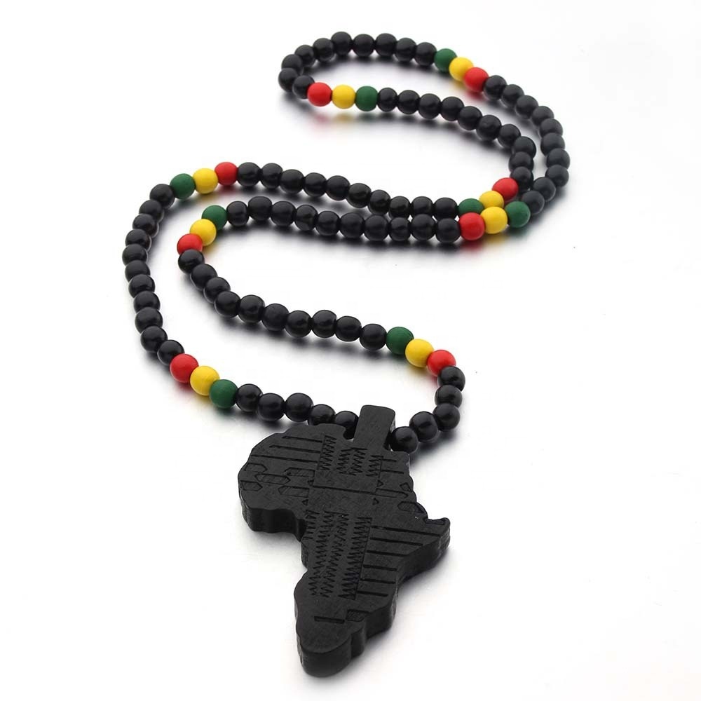 Prix usine mode unisexe en bois carte africaine gravée multicolore 128 perles chapelet pendentif collier