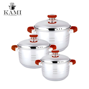 Juego de Cacerolas Modernas KAMI de Acero Inoxidable con Asas de Acero Inoxidable y Tapas de Vidrio, 3 Piezas Antiadherentes para Estufas de Gas e Inducción - Product Image 1
