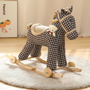 <span class=keywords><strong>Cheval</strong></span> à <span class=keywords><strong>bascule</strong></span> en peluche certifié sûr pour les tout-petits - Jouet à roulettes réglable pour l'intérieur et l'extérieur, cadeau idéal pour le 1er anniversaire et la fête prénatale - Product Image 1