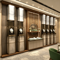 Vitrine à bijoux en bois massif et métal et design d'aménagement intérieur pour boutique de jade