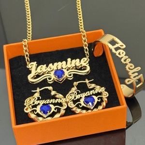 Juego <span class=keywords><strong>de</strong></span> Joyas <span class=keywords><strong>con</strong></span> <span class=keywords><strong>Nombre</strong></span> Personalizado Qiuhan, Chapado en Oro, Collar, Aretes y Brazalete <span class=keywords><strong>con</strong></span> Zirconia <span class=keywords><strong>Azul</strong></span> en Forma <span class=keywords><strong>de</strong></span> Corazón para Mujer - Product Image 1