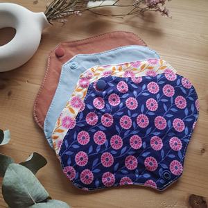 Assorbente Igienico Riutilizzabile Sostenibile per Laboratorio, in Cotone Biologico Senza Ali, Leggera Assorbenza per Uso Quotidiano, Vari Modelli - Product Image 1