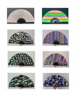 พัดไม้ไผ่สีดำขนาด 13 นิ้ว ผ้าสะท้อนแสง 33 ซม. งานฝีมือแกะสลักธรรมชาติ พับได้ ของขวัญธุรกิจยุโรป ของที่ระลึกส่งเสริมการขาย - Product Image 3