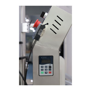 Machine de remplissage entièrement automatique de liquide d'huile comestible d'huile essentielle de parfum de 4 bouteilles - Product Image 5