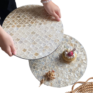 Manteles Individuales Redondos de Conchas Naturales Hechos a Mano, Estilo Bohemio Vintage de Lujo, 30 cm, para Café y Comedor - Product Image 3