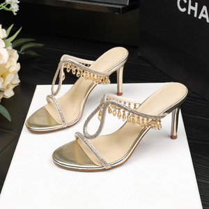 Sandalias de tacón alto estilo francés con correa de encaje, colgante de punta, cinta de diamantes de imitación, color champán, tacón de aguja y suela de goma. - Product Image 6