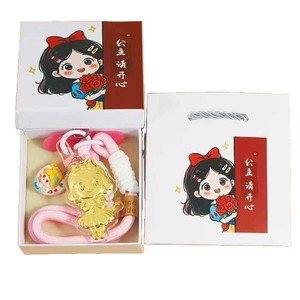 พวงกุญแจสีทองลายเครยอนชินจังพร้อมจี้ห้อยตกแต่งมือถือ ของขวัญการ์ตูนสำหรับเด็กและเพื่อนๆ - Product Image 5