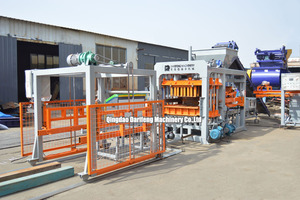 Machine de production de briques en ciment électrique entièrement automatique QT8-15, machine de fabrication de blocs de béton pour le Honduras avec moteur central et PLC - Product Image 3