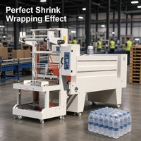 Machine d'emballage sous film rétractable pour bouteilles avec manchon en polyéthylène