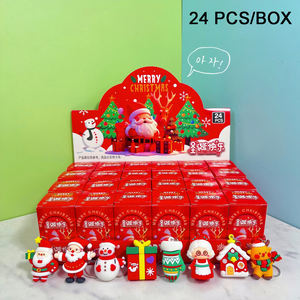 Llaveros de Caja Sorpresa con Muñecas Navideñas - Mini Colgantes de Mochila para Niños, Regalos Perfectos para Fiestas Navideñas y Premios Escolares - Product Image 2