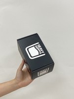 Boîte cadeau d'expédition noire de qualité supérieure imprimée avec logo personnalisé et conception emballage en carton et papier kraft jouets sexuels pour hommes