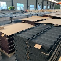 Tuiles de toiture en métal revêtues de pierre, légères et de qualité supérieure, pour les villas résidentielles et les projets commerciaux au Ghana