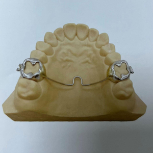 Apparecchi ortodontici ortodontici a quattro eliche per bambini modello di denti 3D - Product Image 4